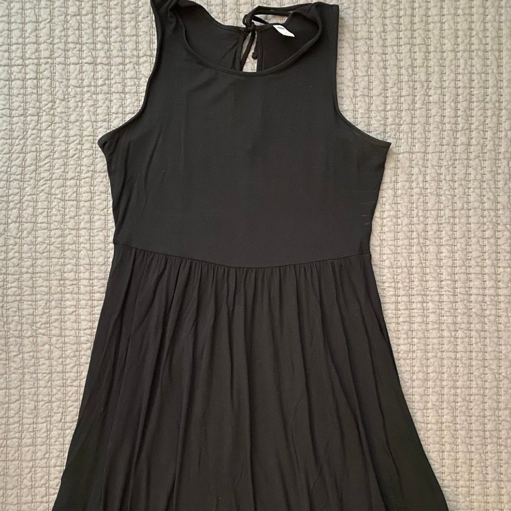 Black Casual Keyhole Back Dress